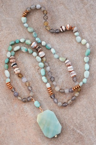 Natural Stone Bead Necklace with Stone Pendant