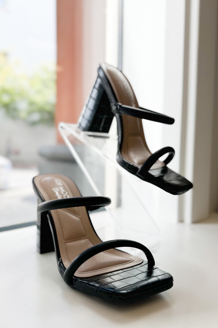 The Windy City Black Crocodile Heels