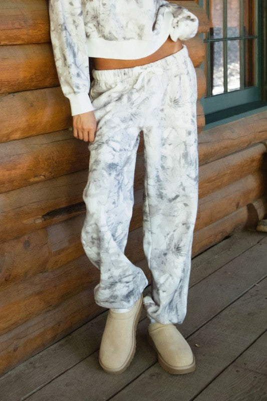 The Hide & Chic Camo Sweatpants