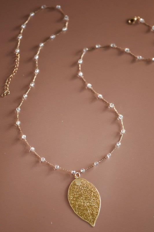 Gold Filligree Leaf Pendant Necklace