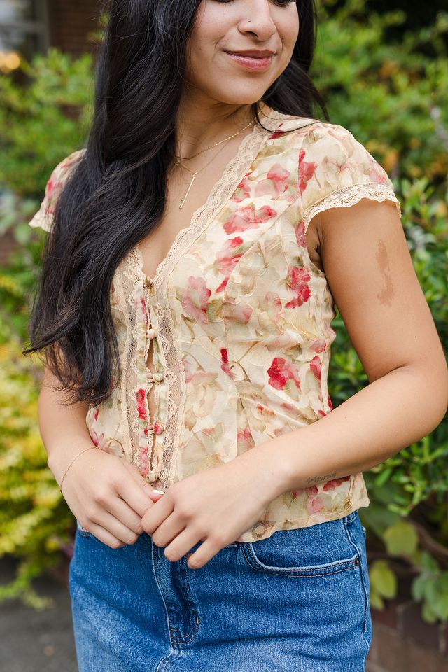 The Antique Rose Lace Trim Top