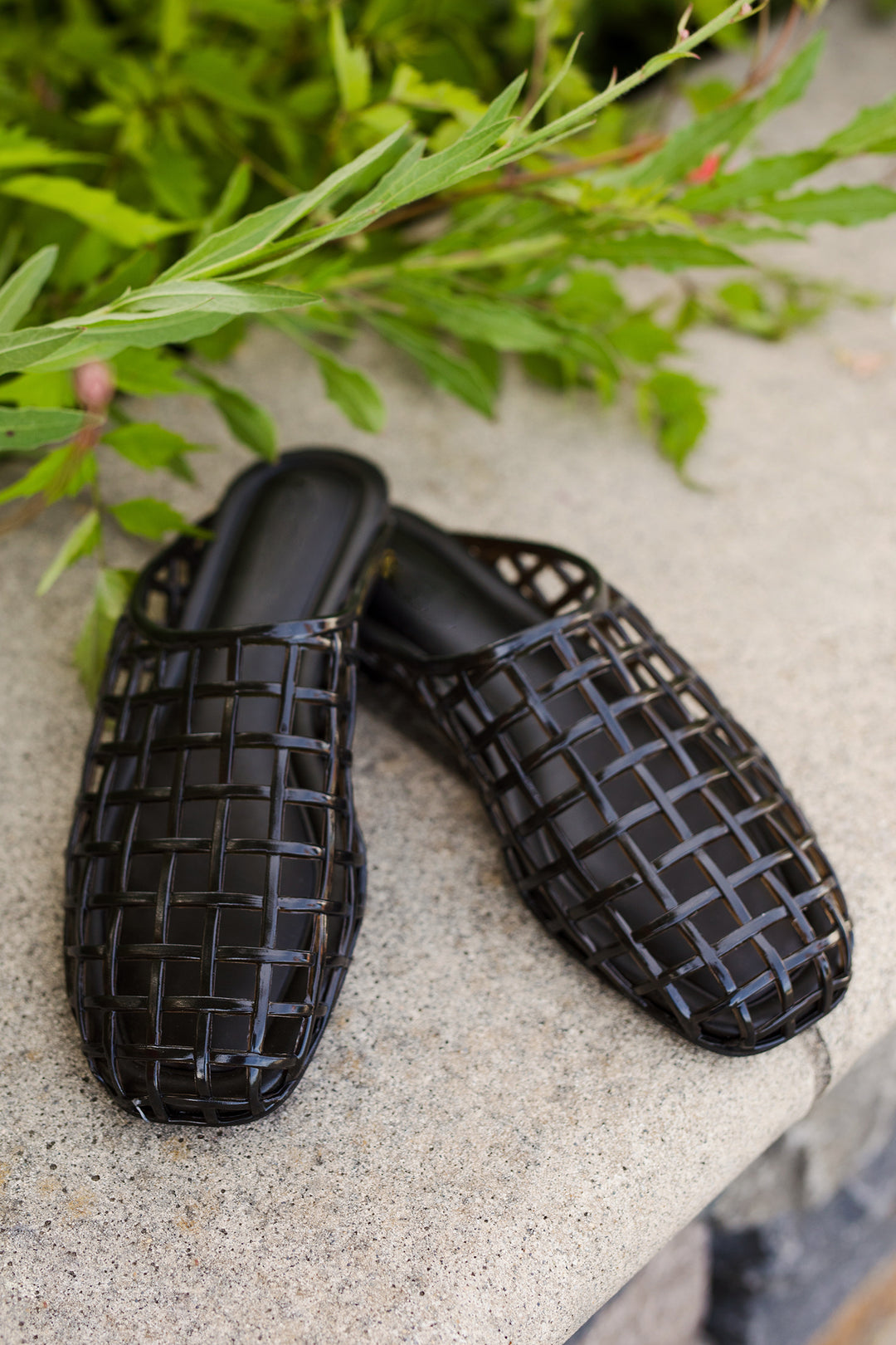 The Wayne Mesh Jelly Slip-On Sandal