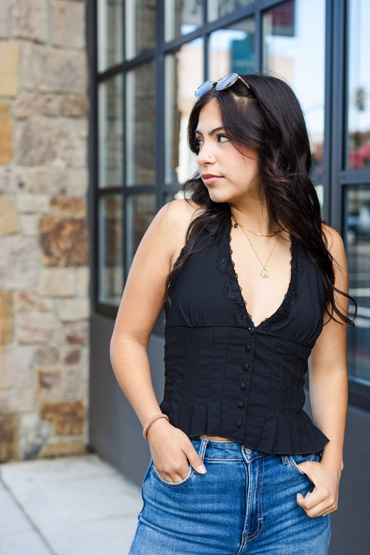 The Vest  Behavior Chiffon Halter Top