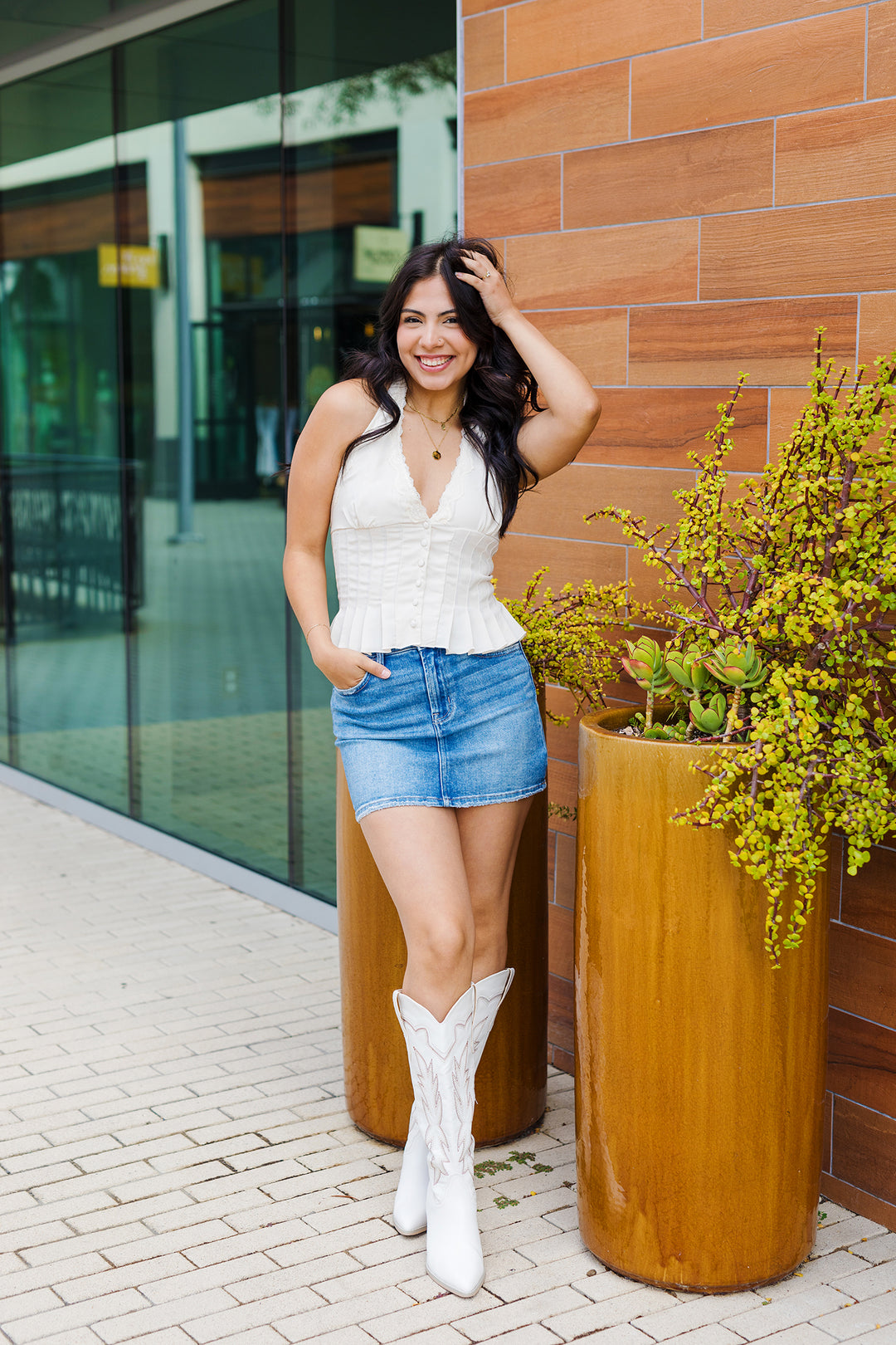 The Vest  Behavior Chiffon Halter Top