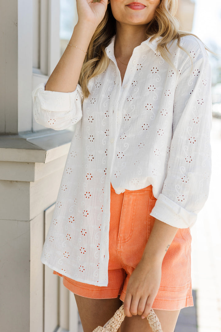 The Lennon White Floral Embroidered Collared Blouse